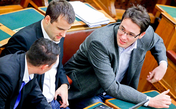 Forrás: mh karacsony