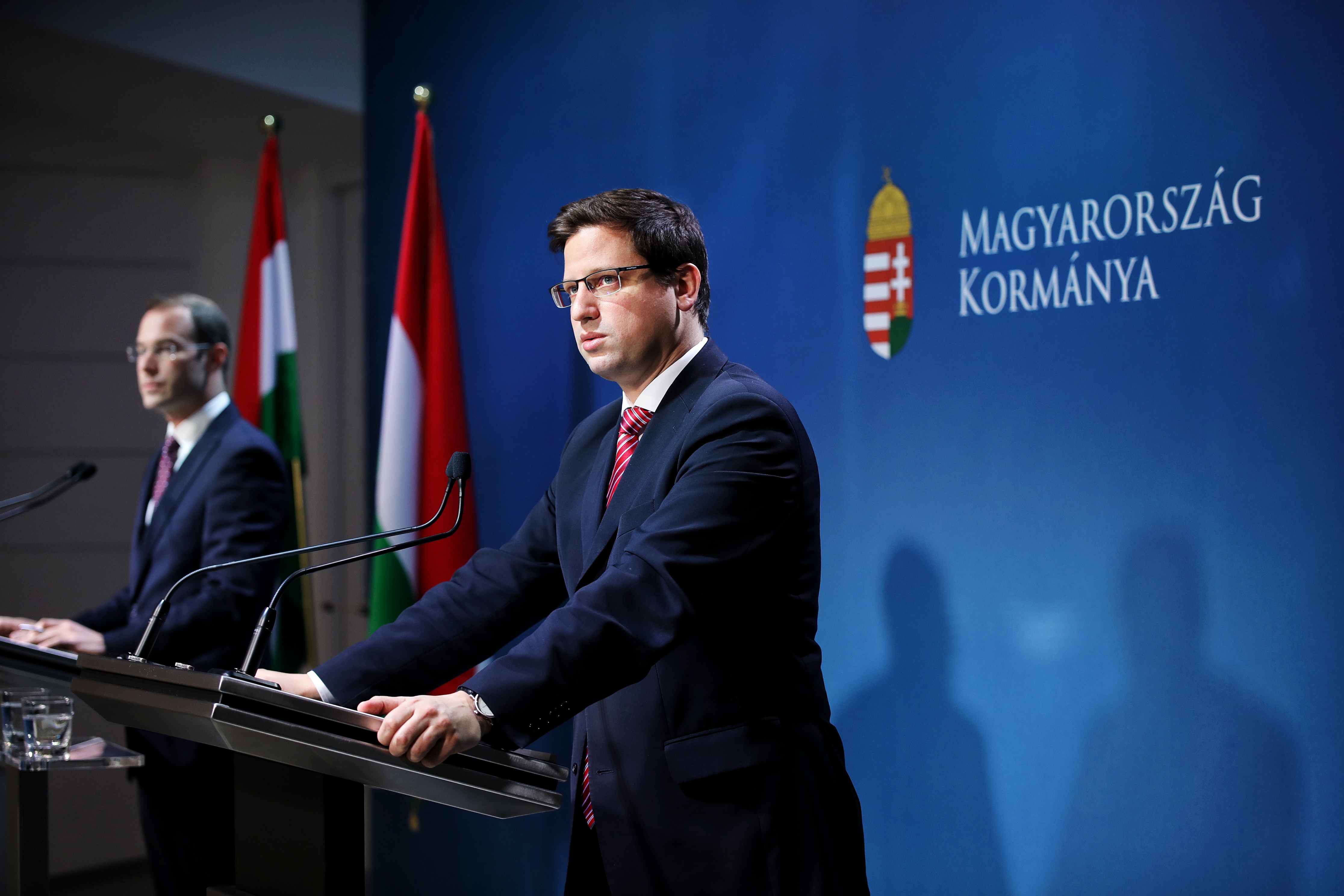 kormányinfó 0208