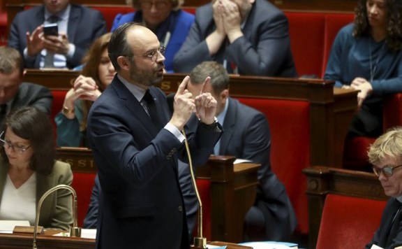 Franciaországban sokan elégedetlenek a kormány járványkezelésével