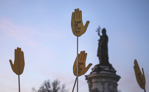 Forrás: mh párizs tüntetés antiszemita