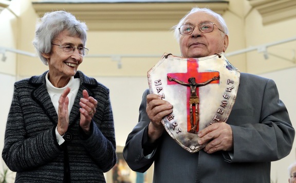 szabó ferenc hit pajzsa hr