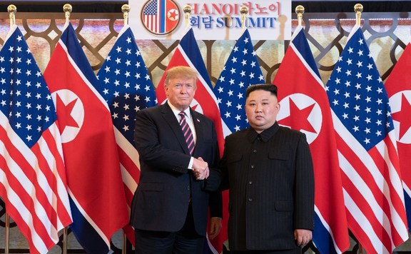 Trump a dél-koreai elnökkel üzen Kim Dzsong Unnak