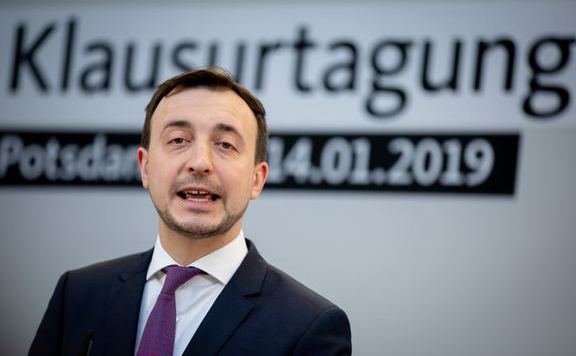 Paul Ziemiak cdu lead