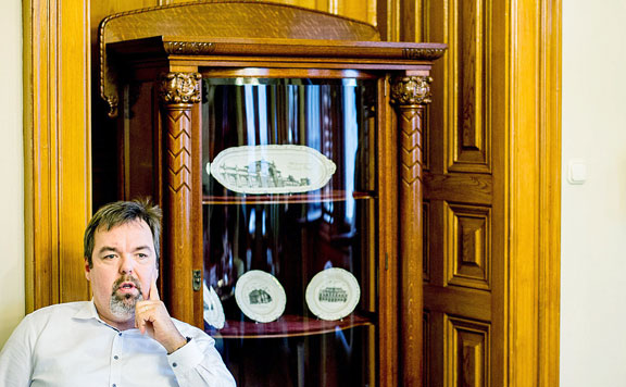 L. Simon László 20141001